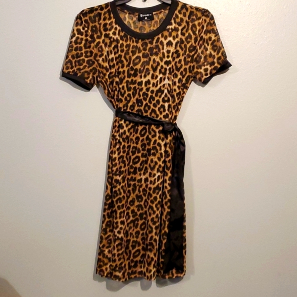 ☆HOST PICK☆ Popular 21 size M leopard print w/ black Satin belt